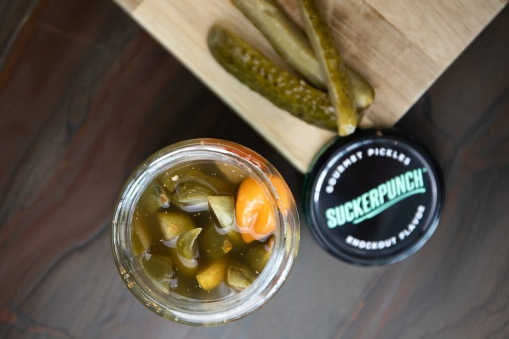 Comment adoucir des cornichons au vinaigre ?