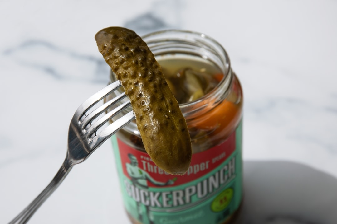 Pourquoi faire bouillir le vinaigre pour les cornichon ?